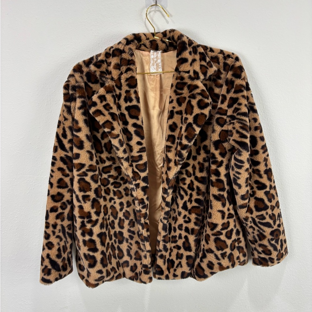 Sadie & Sage Cheetah Faux Fur Coat Size Medium Button Up Mob Wife
